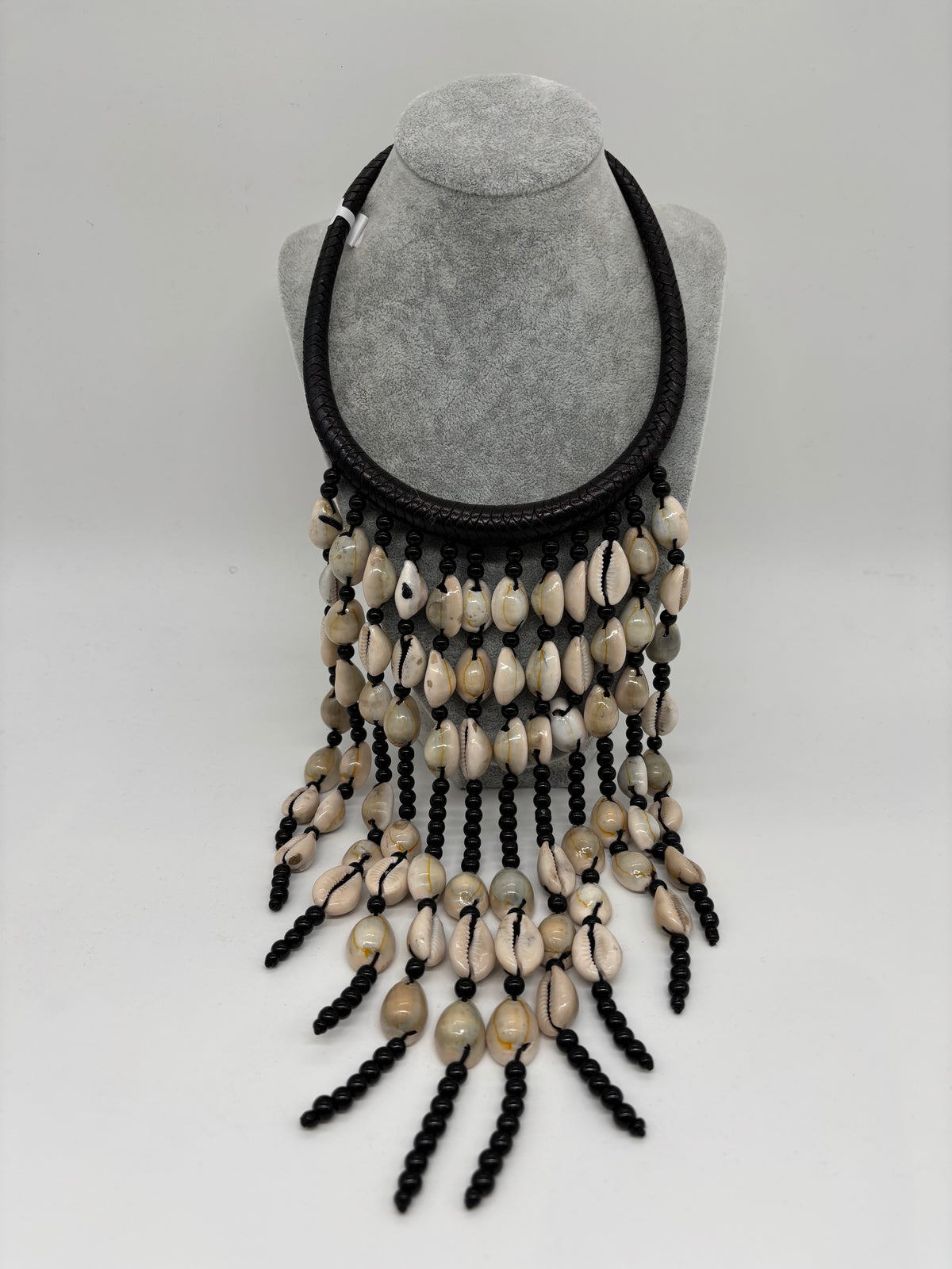 collier pendentif en cauri